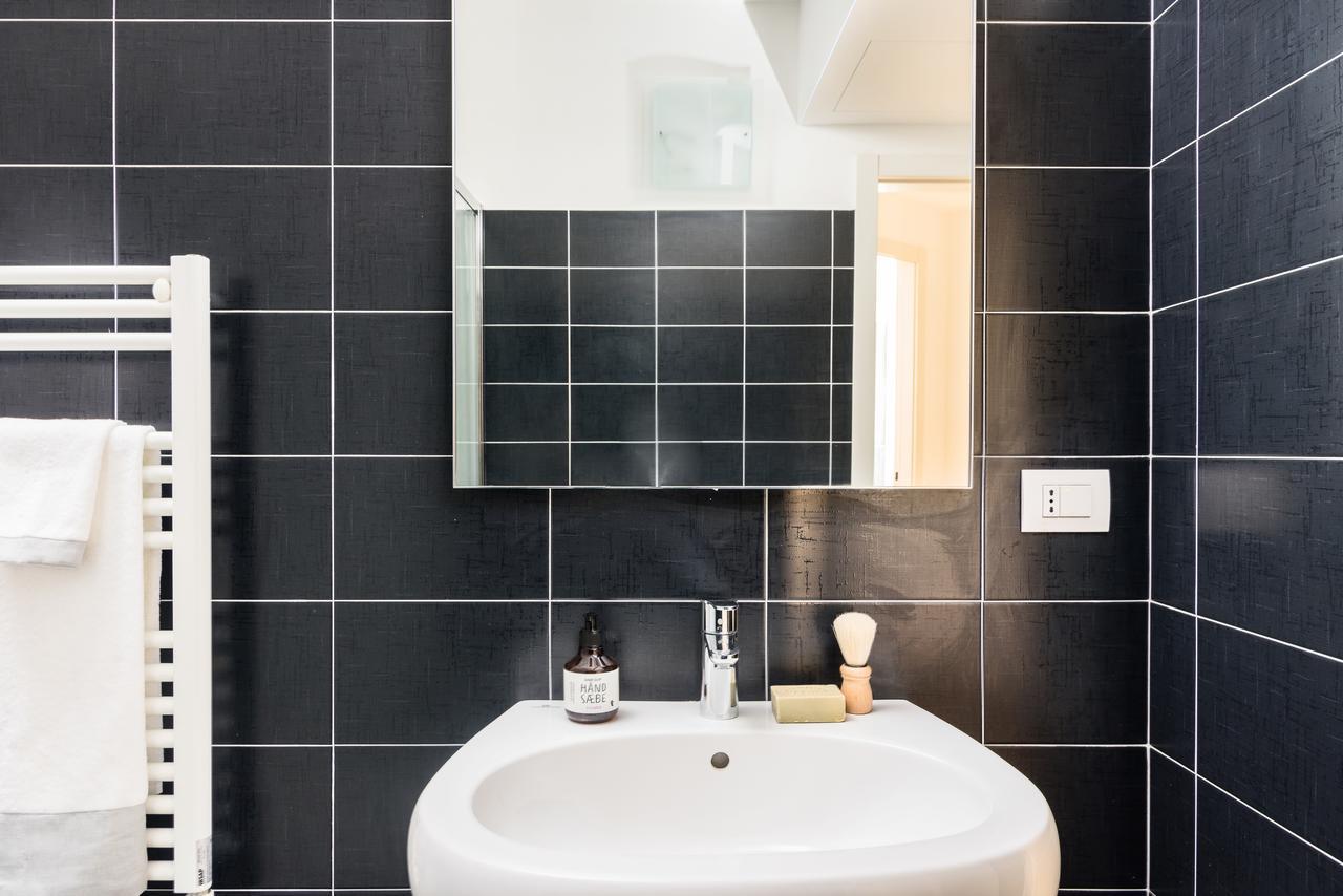ミラノJoivy Sunny 1-Bed Flat With Balconyアパートメント エクステリア 写真